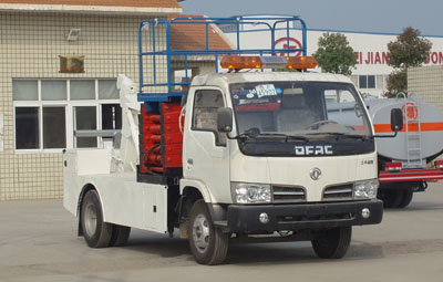 東風(fēng)金霸帶升降平臺(tái)清障車(chē)圖片